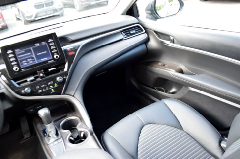Used 2022 Toyota Camry SE image 13