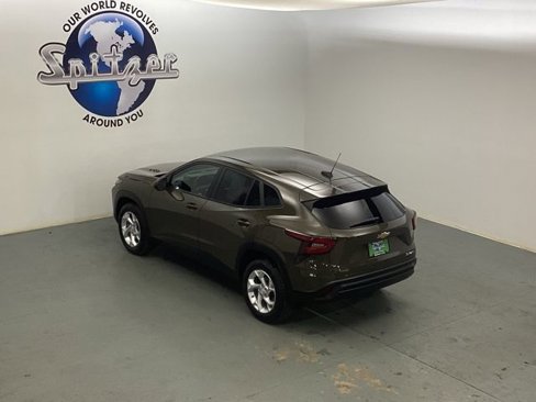 Used 2024 Chevrolet Trax LS w/ LS Convenience Package image 15