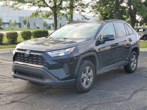Used 2022 Toyota RAV4 XLE image 2