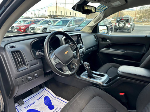 Used 2022 Chevrolet Colorado LT w/ LT Convenience Package image 6