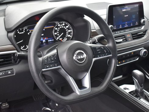 Used 2023 Nissan Altima 2.5 SV image 6