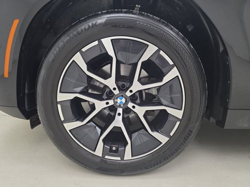 Used 2025 BMW X3 xDrive30i w/ Premium Package image 11
