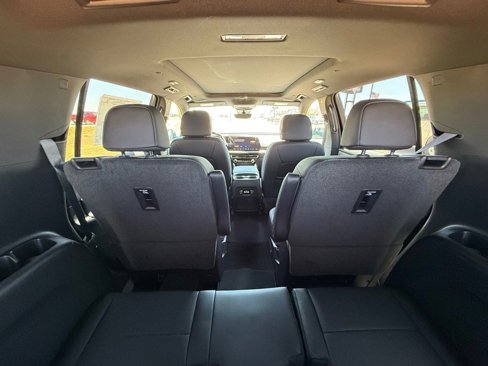 New 2026 Chevrolet Traverse LT w/ Enhanced Driving Package image 17