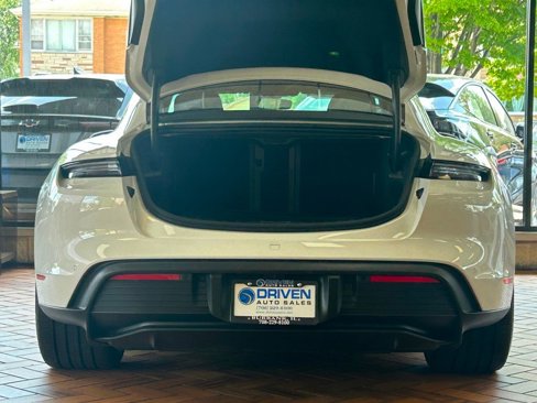 Used 2024 Porsche Taycan image 13