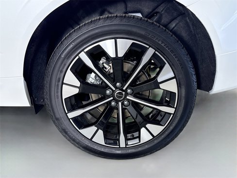 New 2026 Volvo XC60 B5 Plus w/ Protection Package Premier image 31