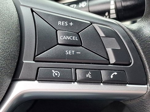 Used 2021 Nissan Versa SV image 24