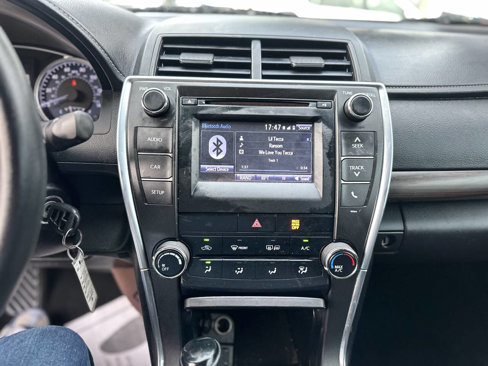 Used 2016 Toyota Camry LE image 14