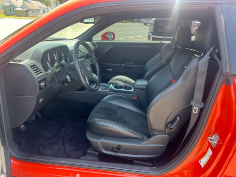 Used 2009 Dodge Challenger SRT8 image 9