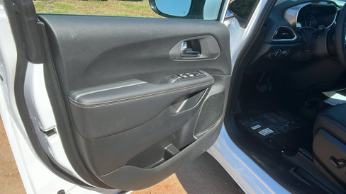 New 2026 Chrysler Voyager LX image 15