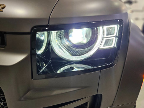 Used 2025 Land Rover Defender 110 image 96