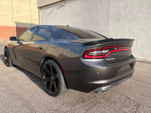 Used 2020 Dodge Charger SXT image 2
