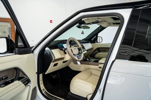 Used 2025 Land Rover Range Rover Long Wheelbase Autobiography image 32