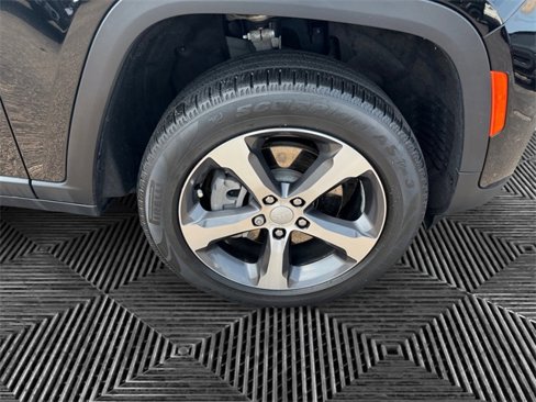 Used 2023 Jeep Grand Cherokee 4WD 4xe image 15