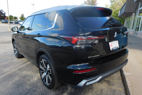 New 2025 Mitsubishi Outlander AWD image 3