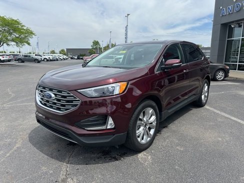 Used 2024 Ford Edge Titanium image 2