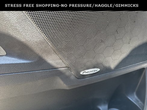 Used 2017 Chevrolet Equinox LT w/ Convenience Package image 8