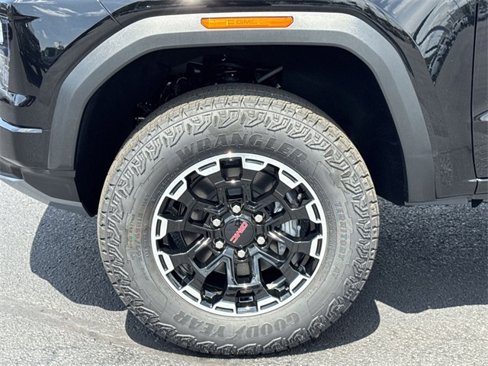 New 2026 GMC Canyon AT4 w/ Technology Plus Package image 23
