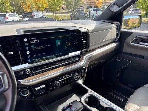Used 2022 Chevrolet Silverado 1500 LT Trail Boss w/ LT Trail Boss Premium Package image 31