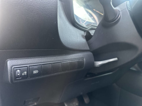 Used 2021 Toyota Corolla LE image 12