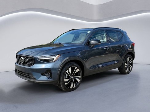 New 2026 Volvo XC40 B5 Plus w/ Protection Package Premier image 7