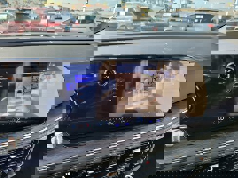 New 2025 Chevrolet Suburban Premier image 14