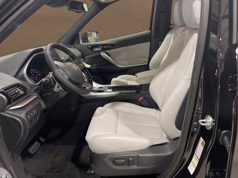 New 2025 Mitsubishi Eclipse Cross SEL image 8