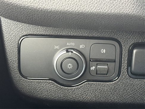 Used 2024 Mercedes-Benz Sprinter 2500 w/ Acoustic Package image 17