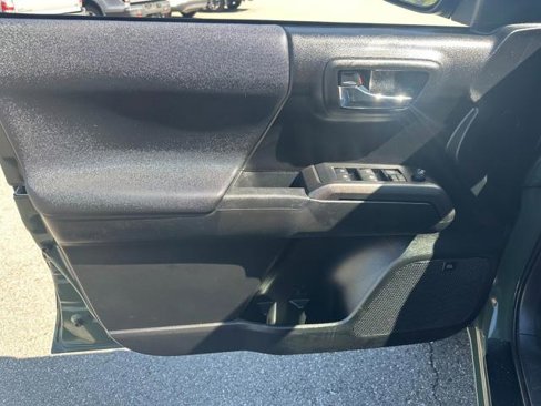 Used 2022 Toyota Tacoma SR5 image 10