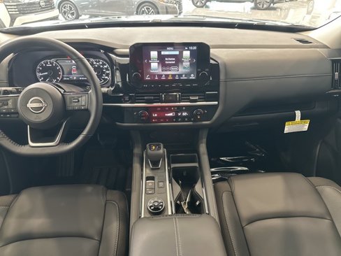 New 2025 Nissan Pathfinder SL image 17