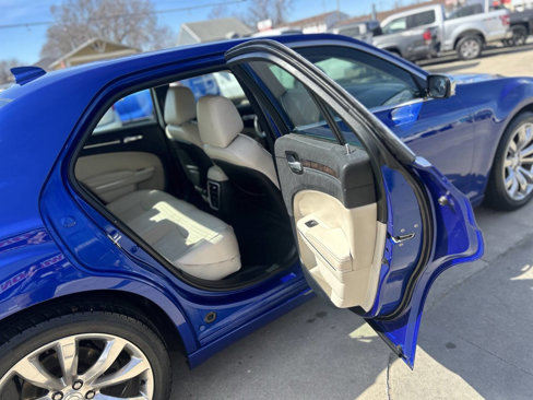 Used 2018 Chrysler 300 Limited w/ Safetytec Plus Group image 27
