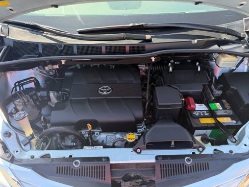 Used 2016 Toyota Sienna LE image 35