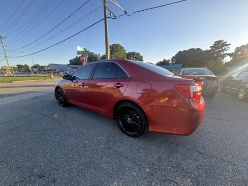 Used 2012 Toyota Camry image 4