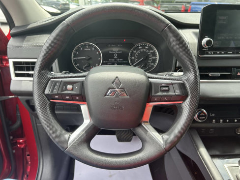 Used 2022 Mitsubishi Outlander ES image 13