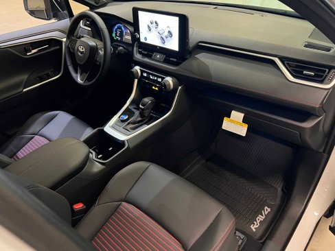 Certified 2025 Toyota RAV4 XSE image 15