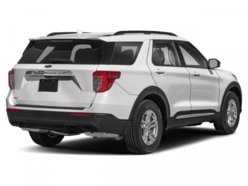 Used 2024 Ford Explorer XLT w/ Equipment Group 202A image 5