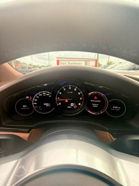 Used 2022 Porsche Cayenne w/ Premium Package image 26
