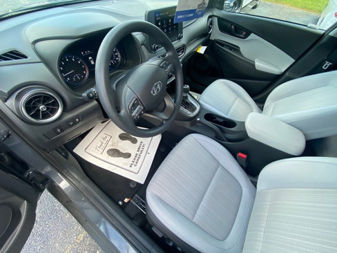 Used 2023 Hyundai Kona SEL image 12