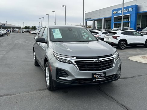 Certified 2023 Chevrolet Equinox LS w/ LS Convenience Package image 2