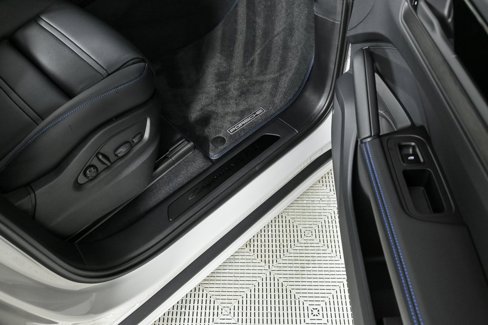 New 2025 Porsche Cayenne GTS image 24