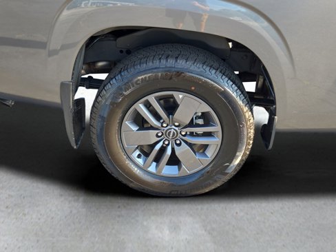 Used 2025 Nissan Frontier SV image 20