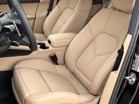 New 2026 Porsche Macan image 5