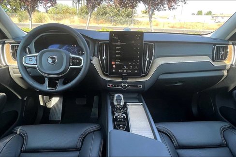 New 2026 Volvo XC60 B5 Ultra w/ Climate Package image 7