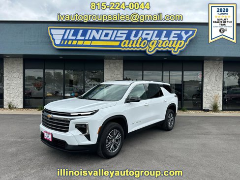 Used 2025 Chevrolet Traverse LT image 1
