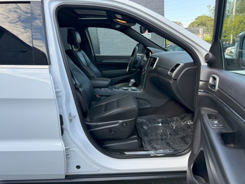 Used 2018 Jeep Grand Cherokee Limited image 12