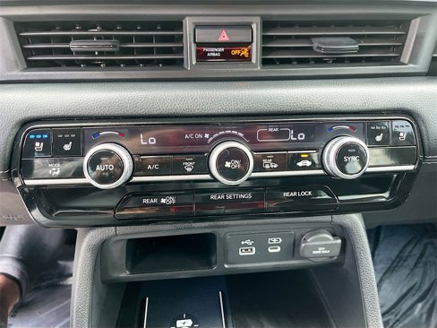 Used 2024 Honda Pilot Elite image 16