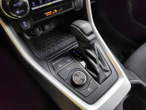 Used 2020 Toyota RAV4 LE w/ All Weather Liner Package image 10