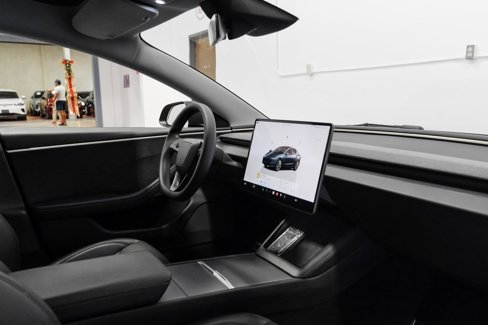 Used 2025 Tesla Model 3 Long Range image 28