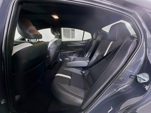 Used 2025 Toyota Camry SE image 27