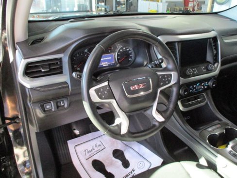 Used 2023 GMC Acadia SLT image 11