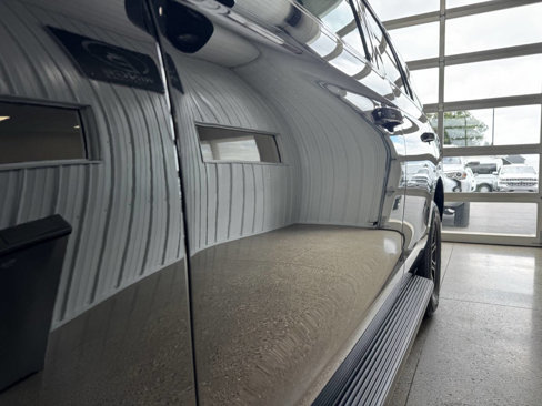 Used 2024 Ford Expedition XLT image 5